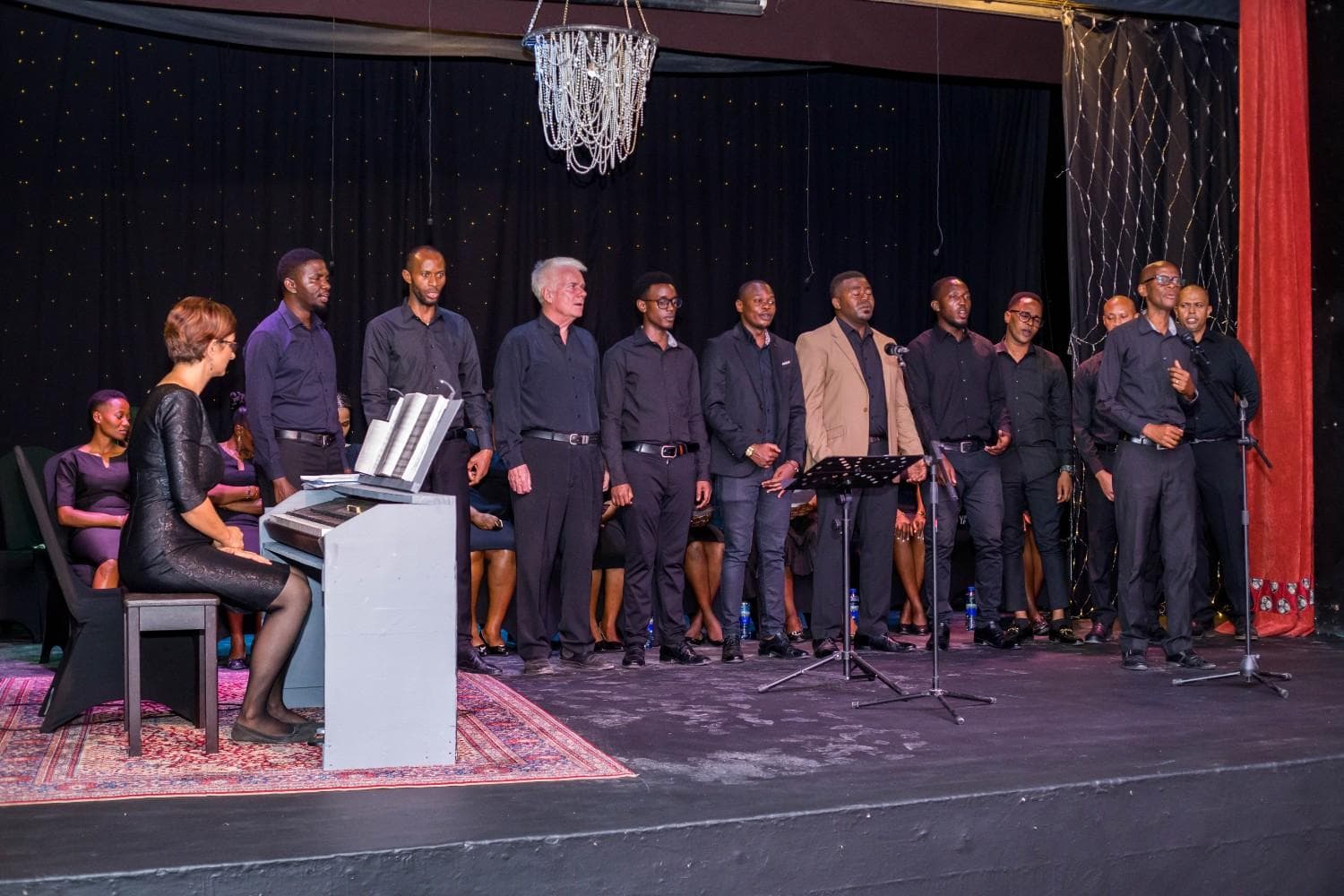 Ensemble energy on a decorated concert stage