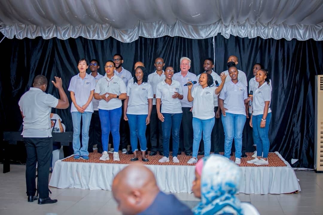 TPS choir performing at Performance Serena